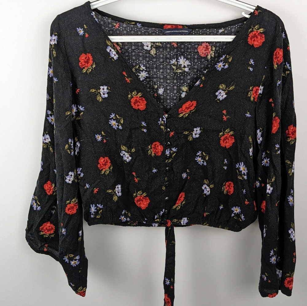 American Eagle| Women's Flowy Long Sleeve top